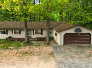 9371 Michelle Dr, Crystal, MI 48818