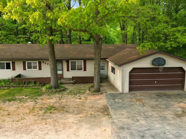 9371 Michelle Dr, Crystal, MI 48818