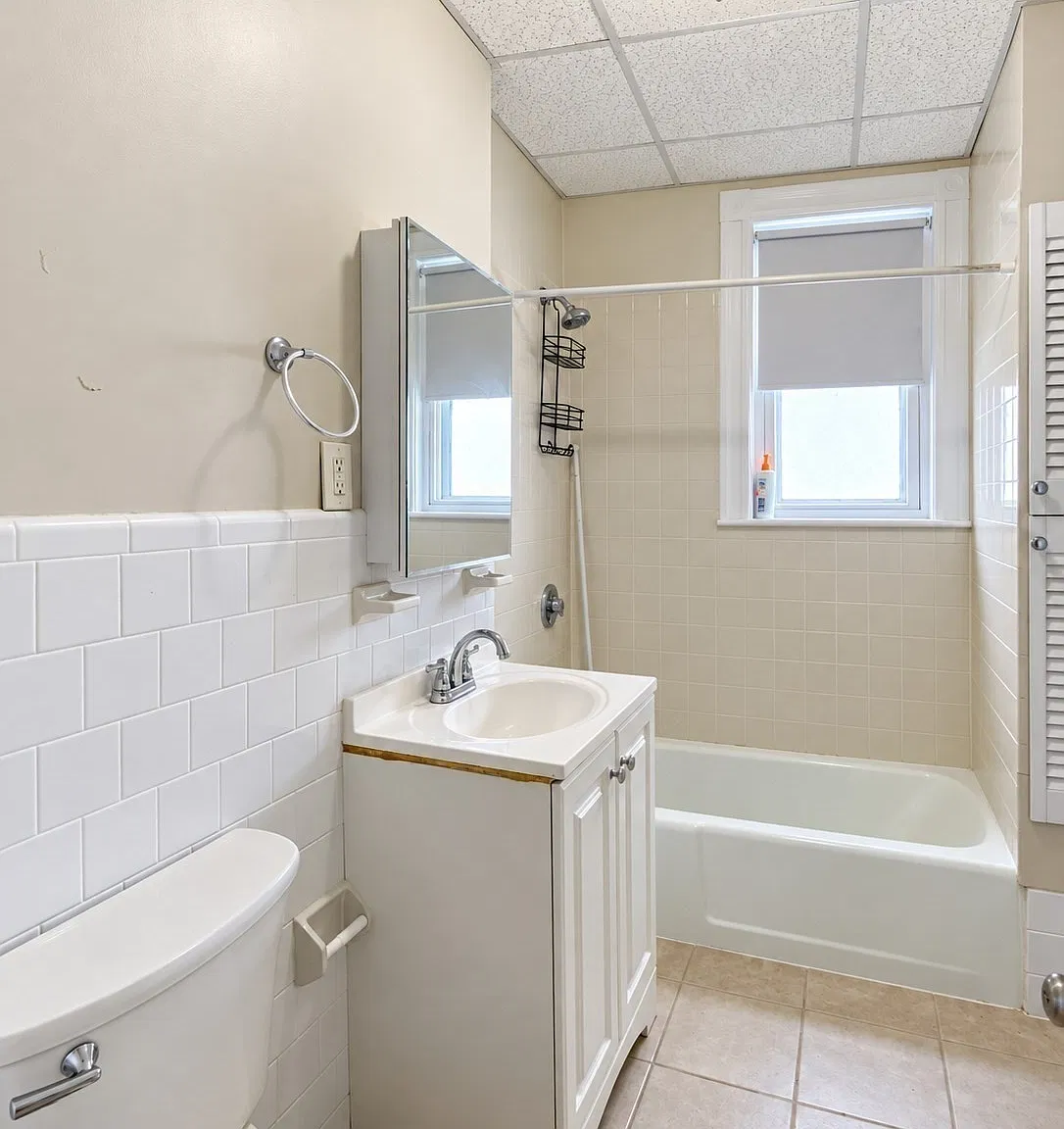 2 bed, 1.0 bath, 800 sqft, $2,400 — Photo 3