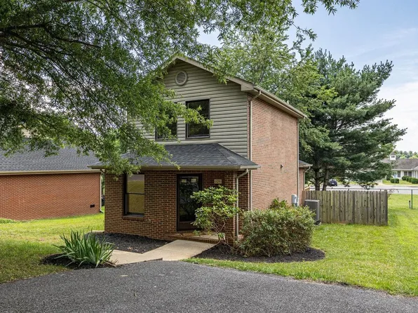 104 River Run Cir, Waynesboro, VA 22980