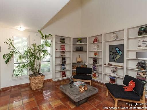 4th image of 125 BRIGHTWOOD PL #1