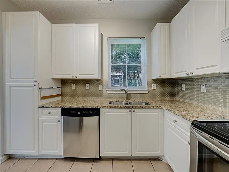 10 Perimeter Summit Blvd NE #3102 — Photo 25