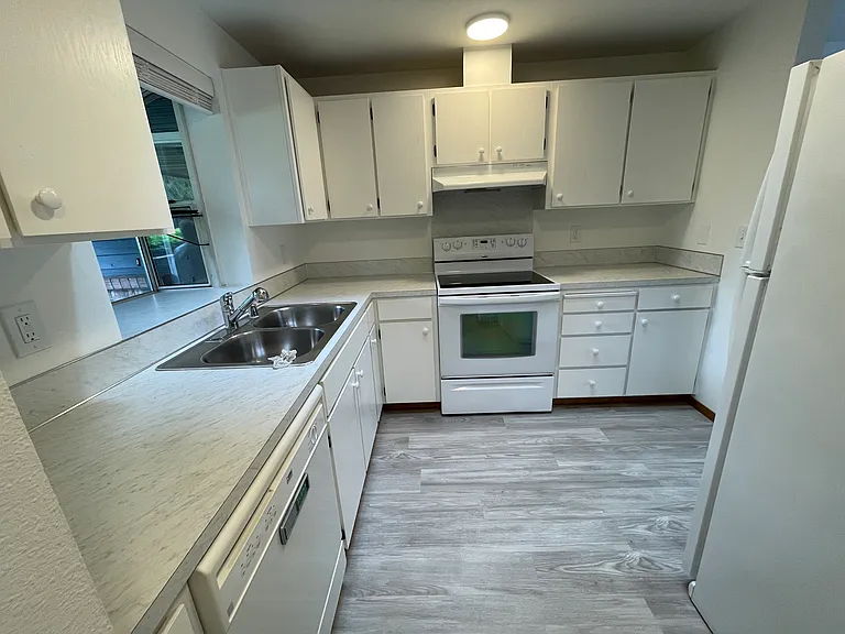 8021 55th Ave NE #B — Photo 4