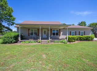 1584 Hawkins Ln, Bells, TN 38006