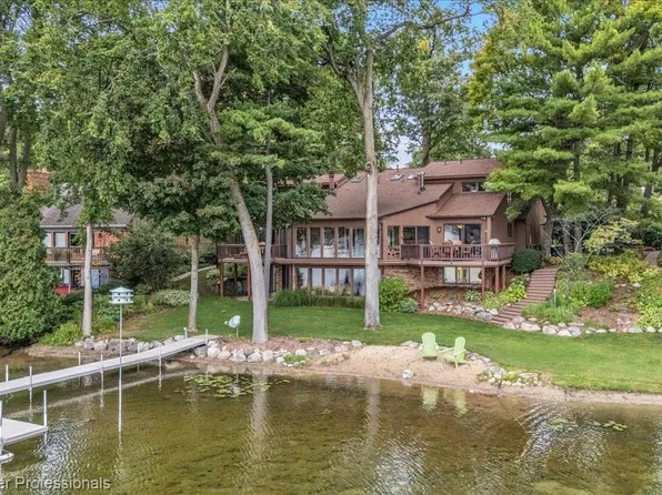 2602 Browning Dr, Lake Orion, MI 48360