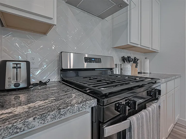 10405 Hadley Park Trl — Photo 10