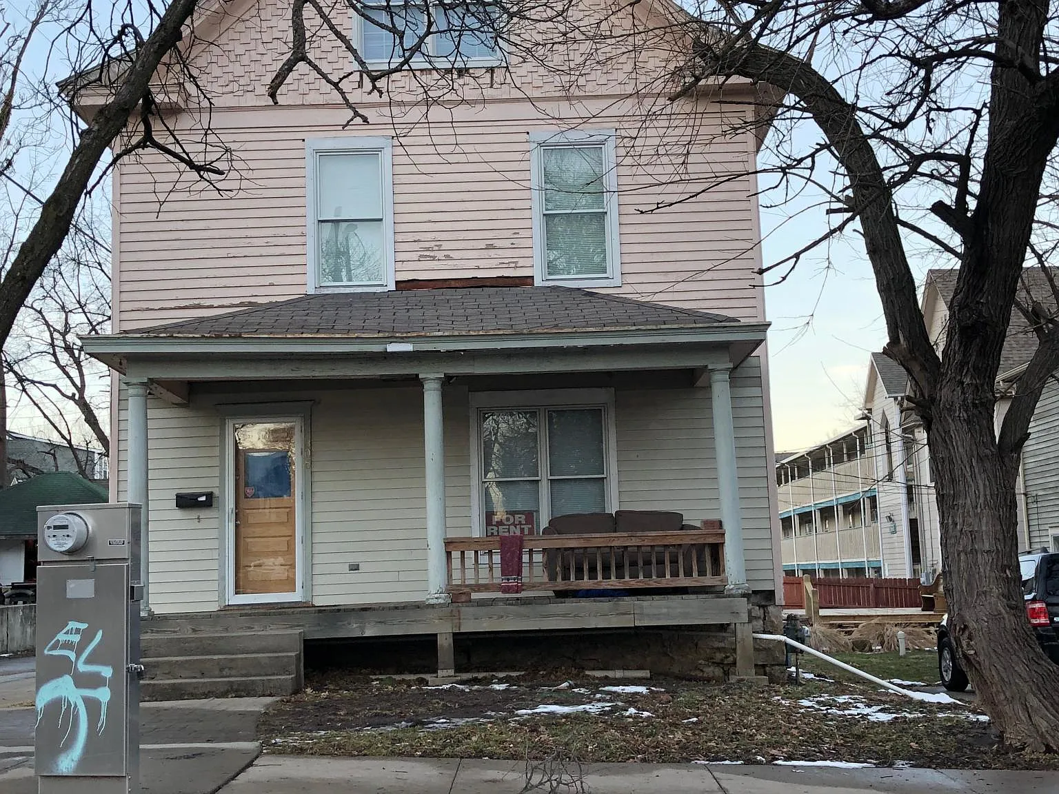 306 W 12th St — Photo 1