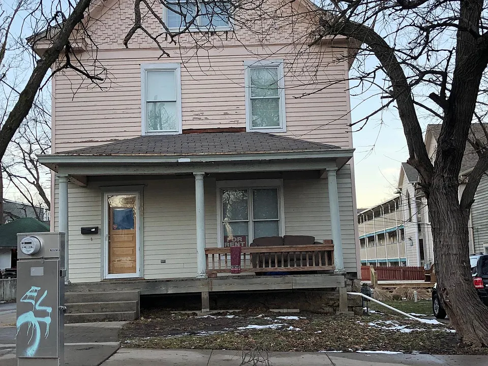 306 W 12th St