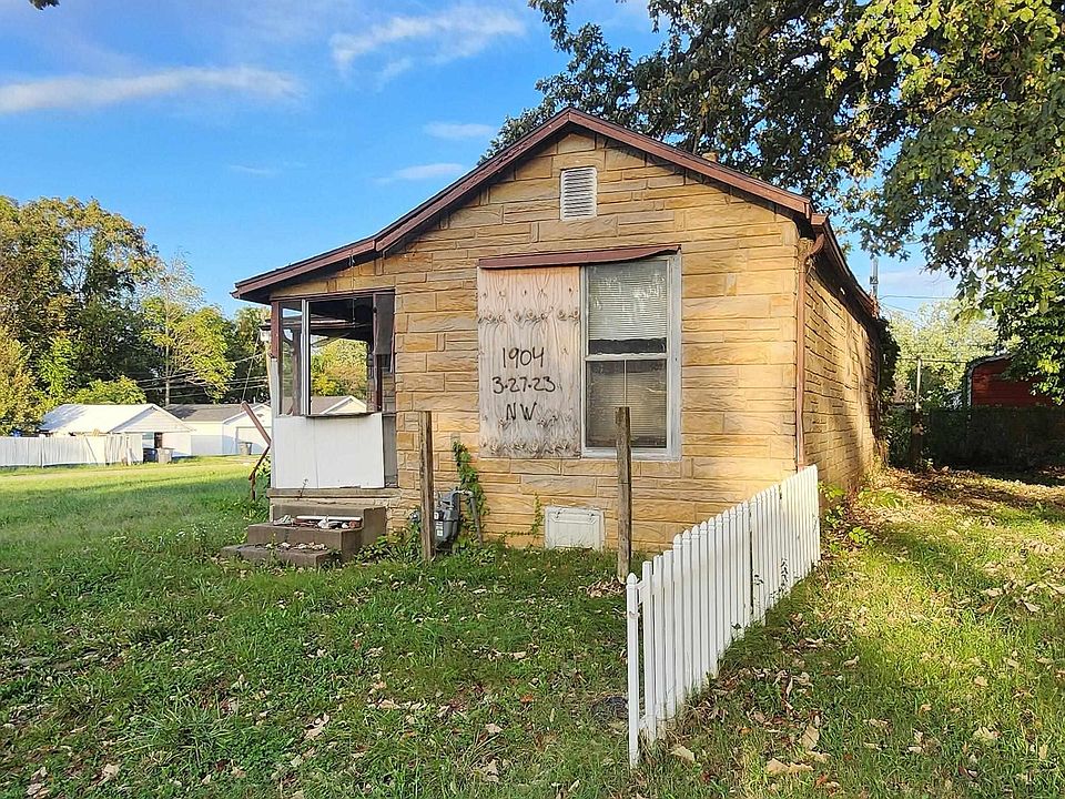 1st image of 1904 S Kerth Ave