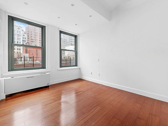 4th image of 80 John St APT 16A