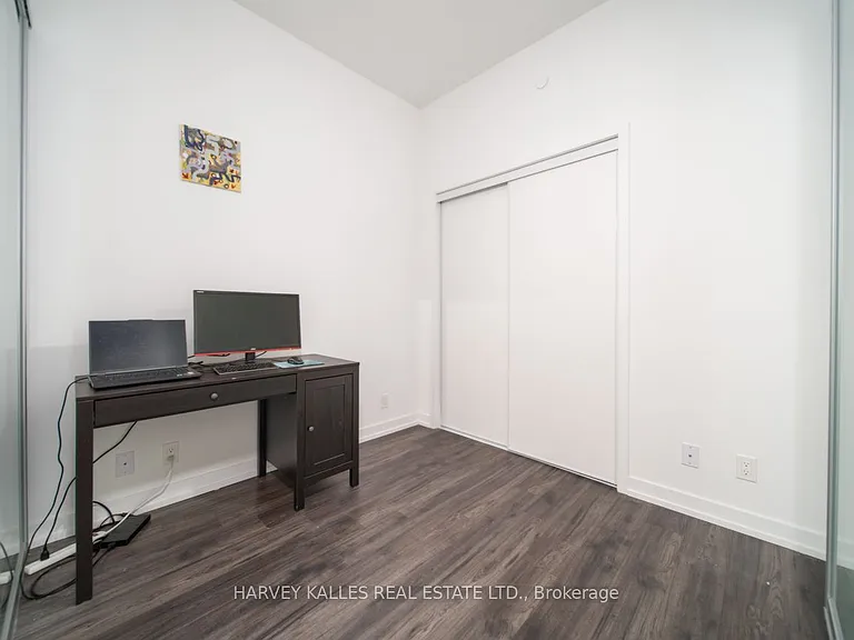 33 Helendale Ave #2607 — Photo 8
