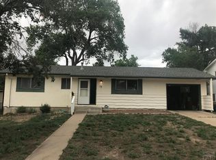 17 Glenmore Rd, Pueblo, CO 81001