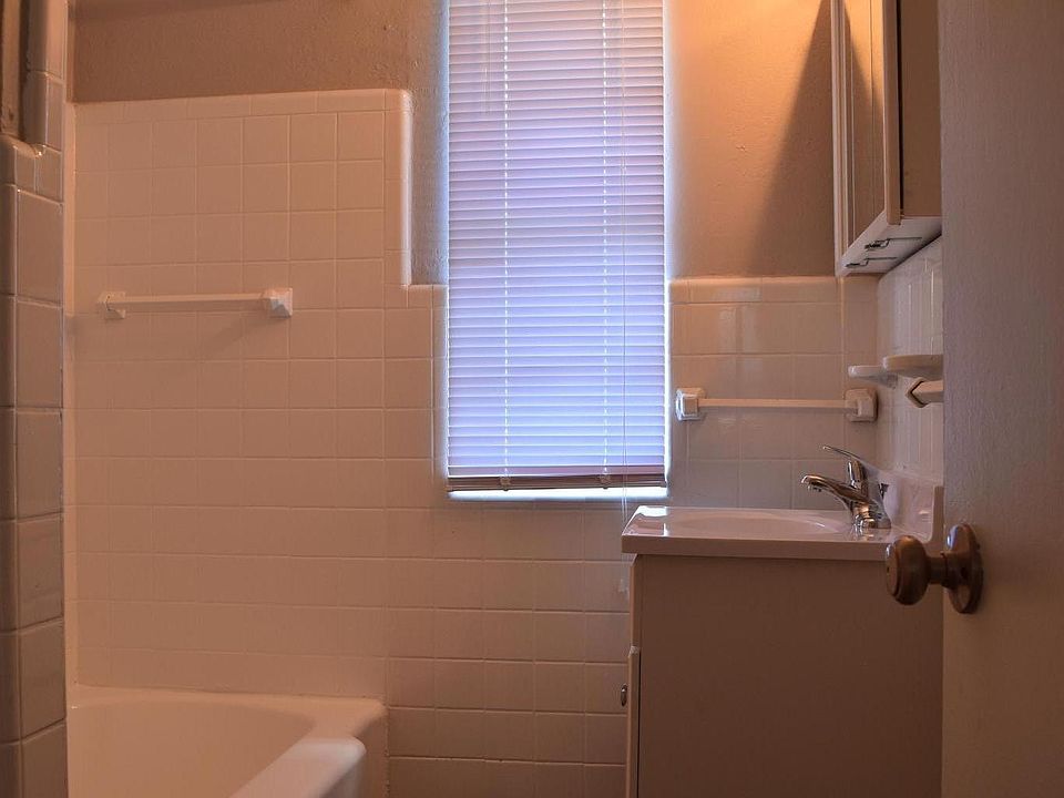 1st image of 1541 16th St N #210