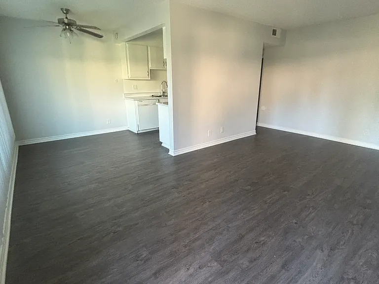 El Cortez Apartments — Photo 27
