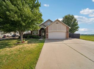 2712 Danbury Rd, Augusta, KS 67010