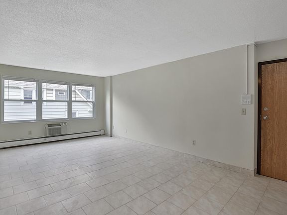 5th image of 817 12th Ave SE