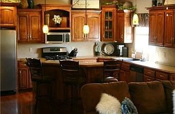 5th image of 412 SE Stillwater Ct