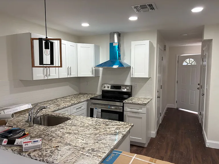 1702 W Granfield Ave — Photo 8