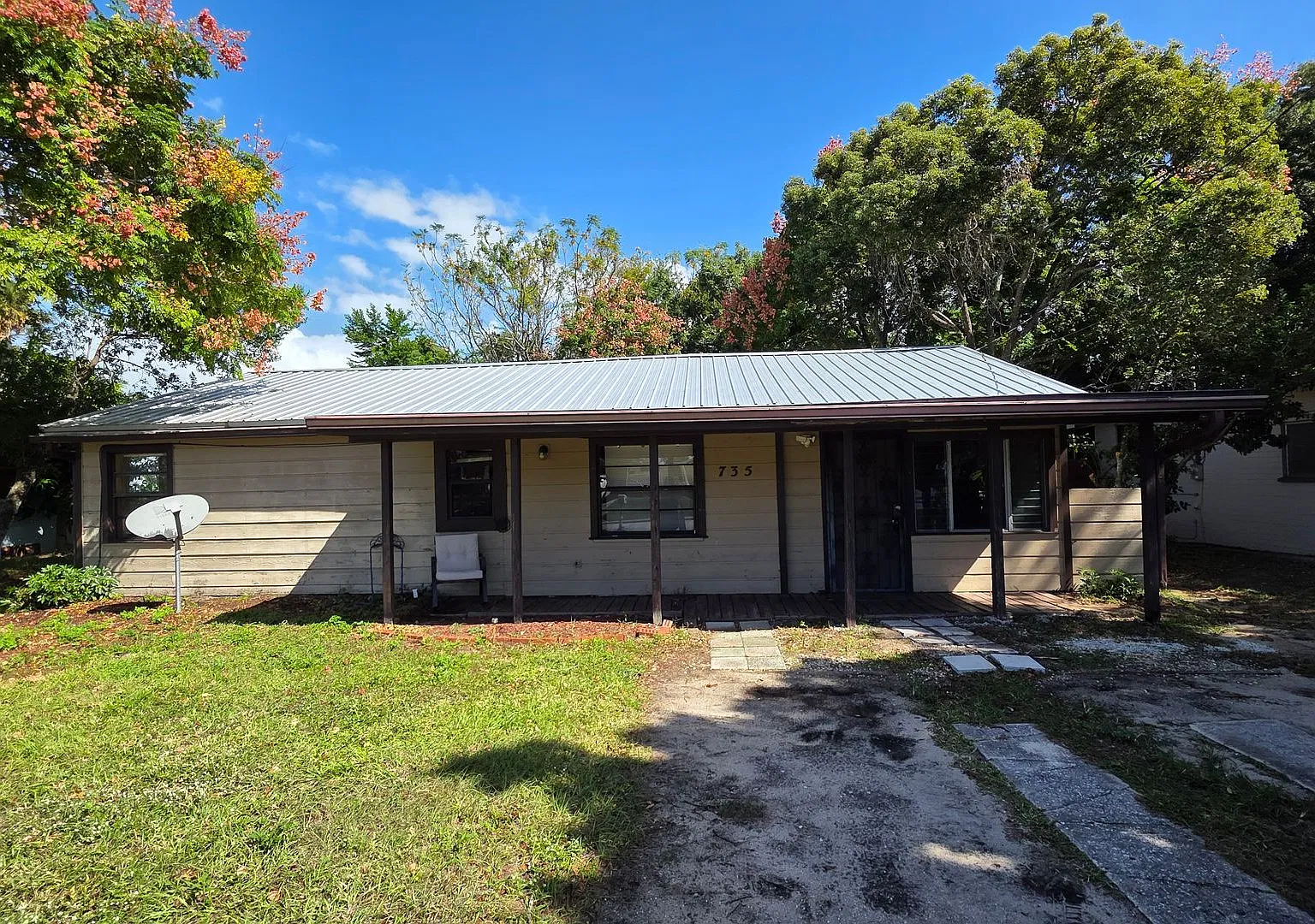 3 Bedroom 2 Bath Single Family Home — Photo 1