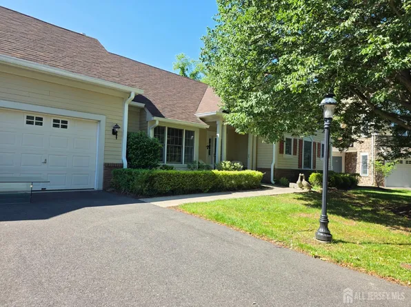 47 Hedge Row Rd, Princeton, NJ 08540