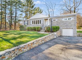 27 Hillcrest Rd, Warren, NJ 07059