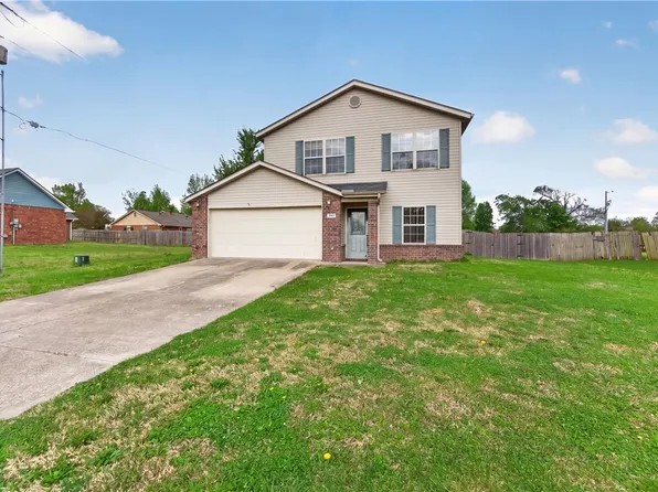 2303 S 13th St, Rogers, AR 72758