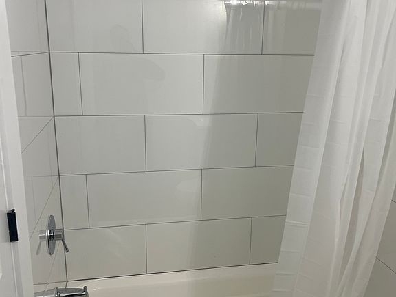 Second Bathroom for the two other rooms.