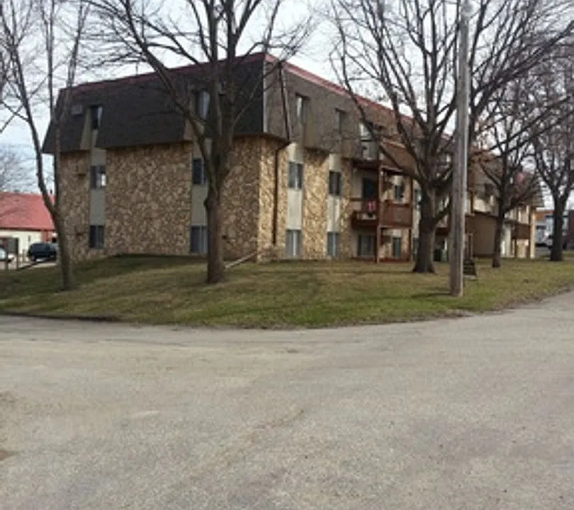 110 W Front St