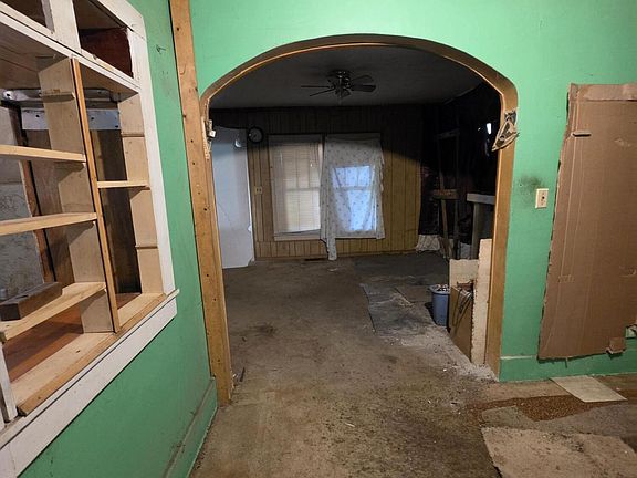 4th image of 613 Willow Dr