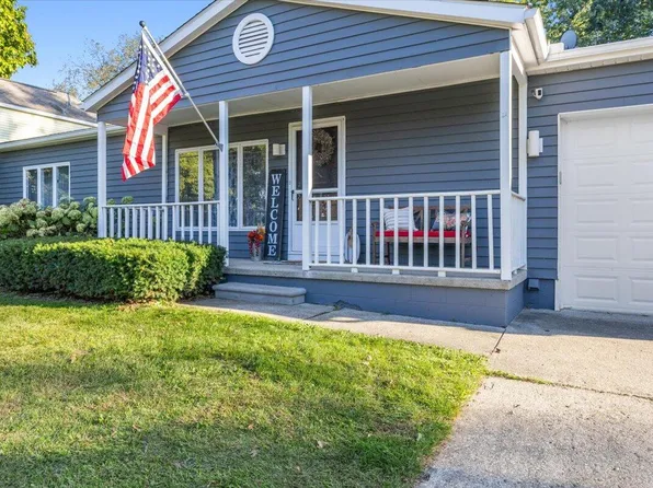 10150 Skeman Rd, Brighton, MI 48114