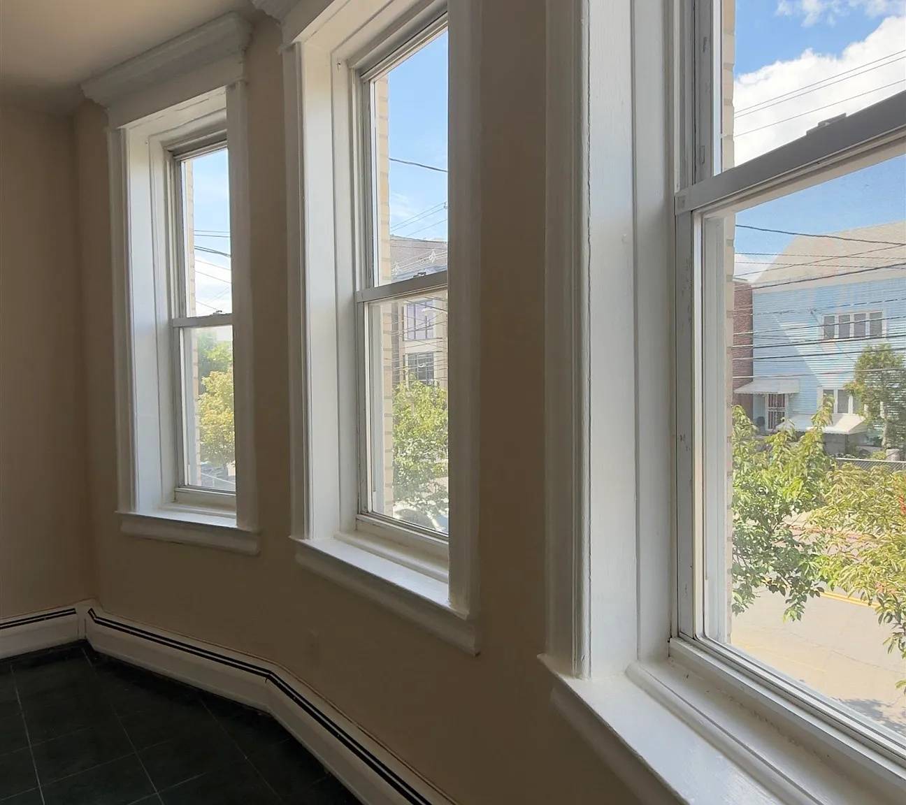 3 bed, 1.0 bath, $3,800 — Photo 3