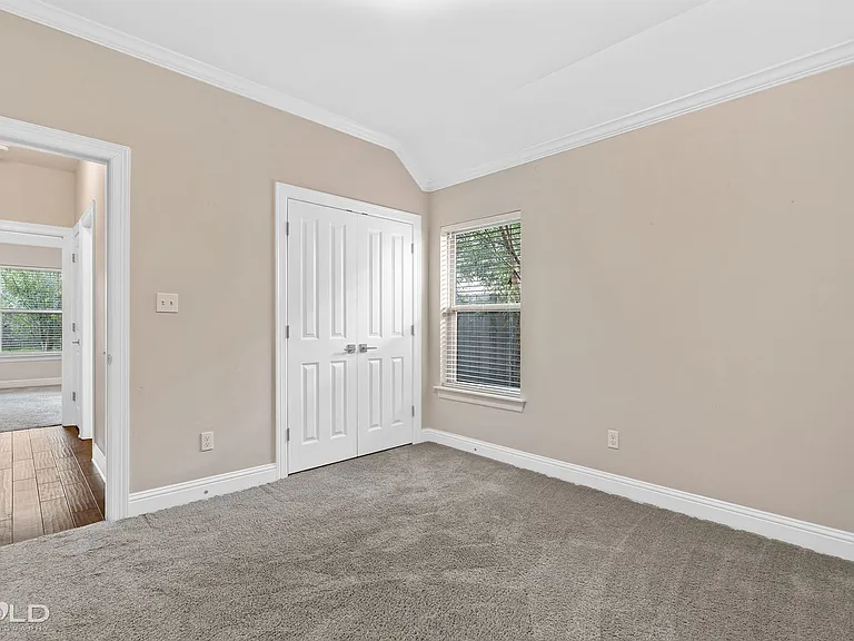 619 Labarre Ln — Photo 8