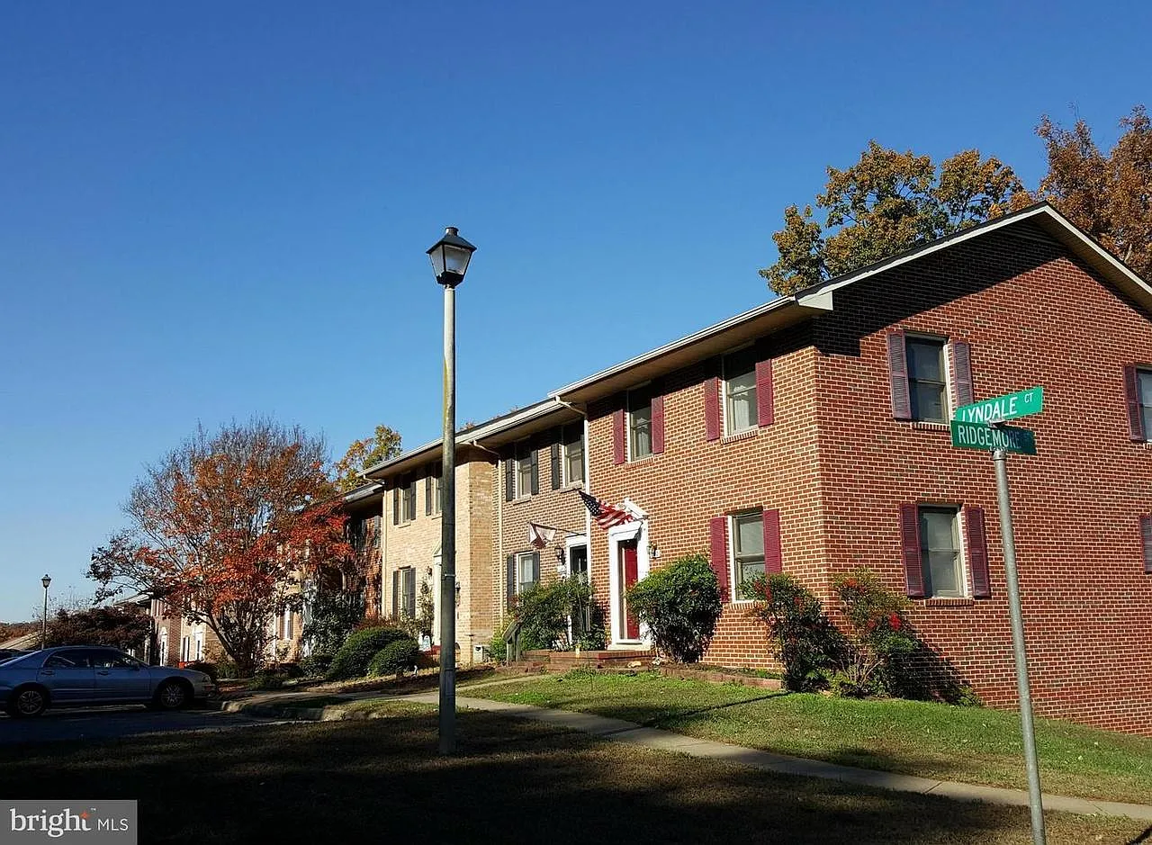 108 Lyndale Ct — Photo 4