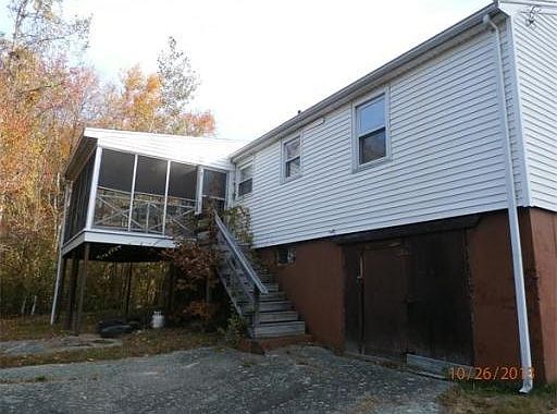 2nd image of 28 Isabel Cir