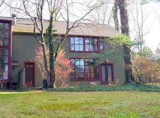 25 Pine Grv, Amherst, MA 01002