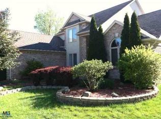 51336 Pinewood, Macomb, MI 48044