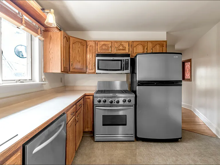 589 Breckenridge St #2 — Photo 7