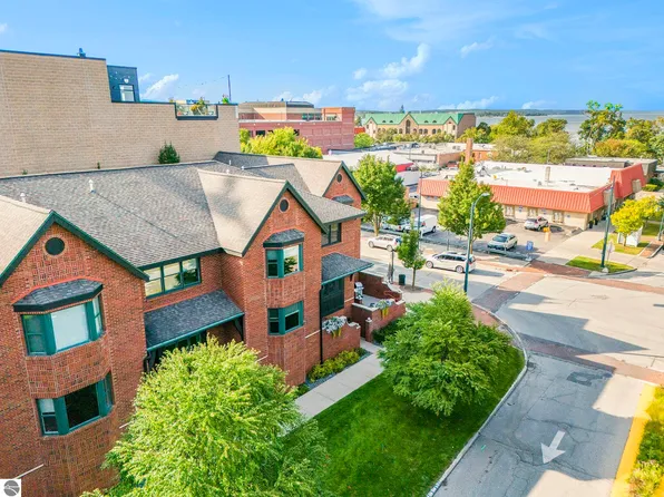 206 Boardman Ave, Traverse City, MI 49684