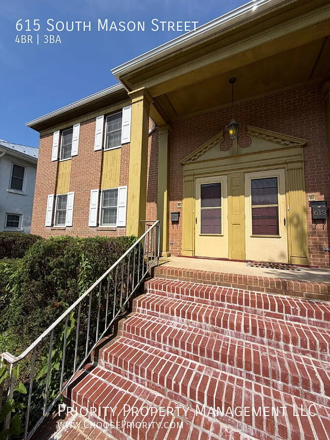Newly Renovated 3-Story Home in Harrisonburg — Photo 2