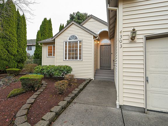 3rd image of 4303 NE 52nd St