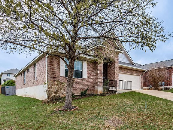 3rd image of 15805 Pumpkin Ridge Dr