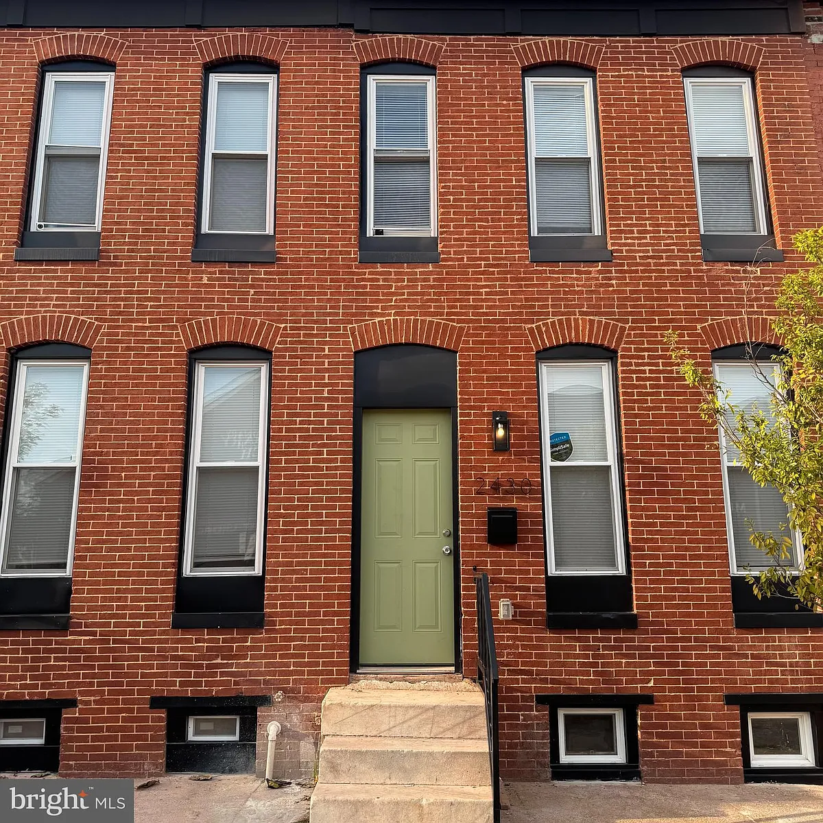 Building Photo - 2430 E Biddle St