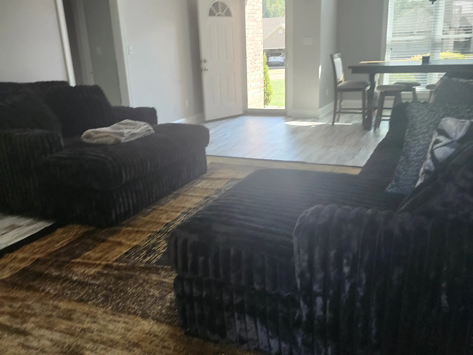3 bed, 1584 sqft, $2,000 — Photo 4