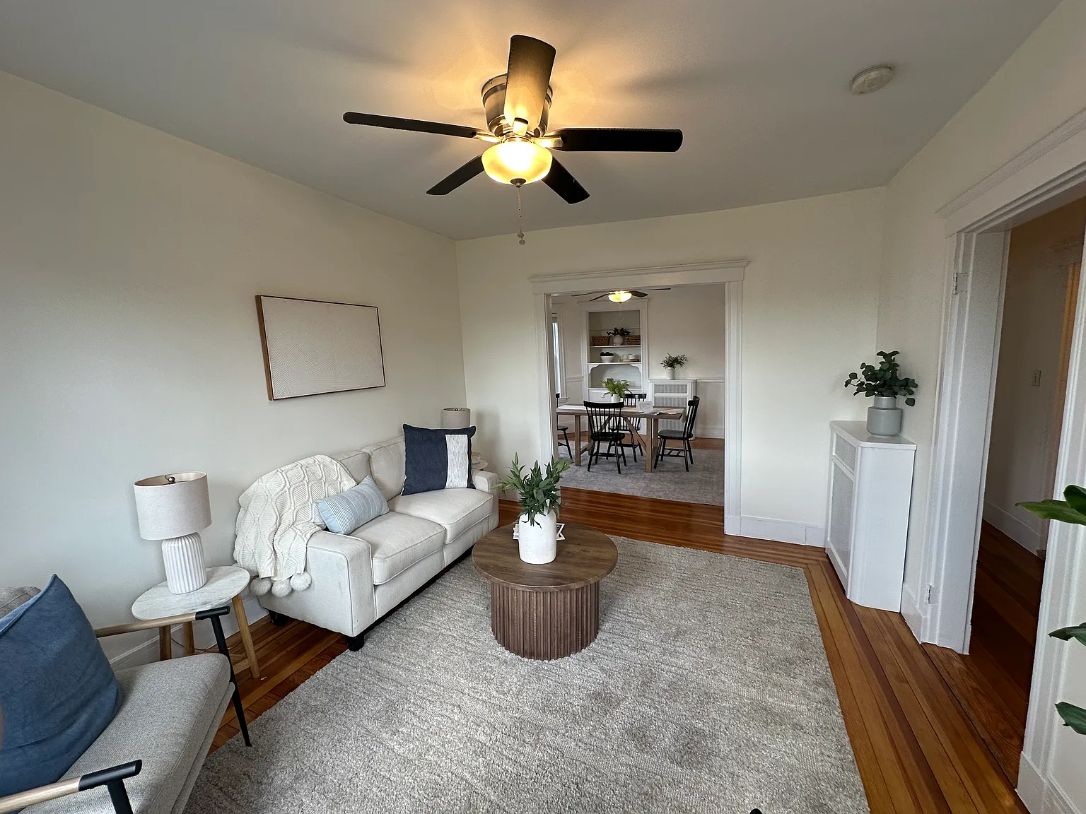 2 bed, 1047 sqft, $3,200 — Photo 1