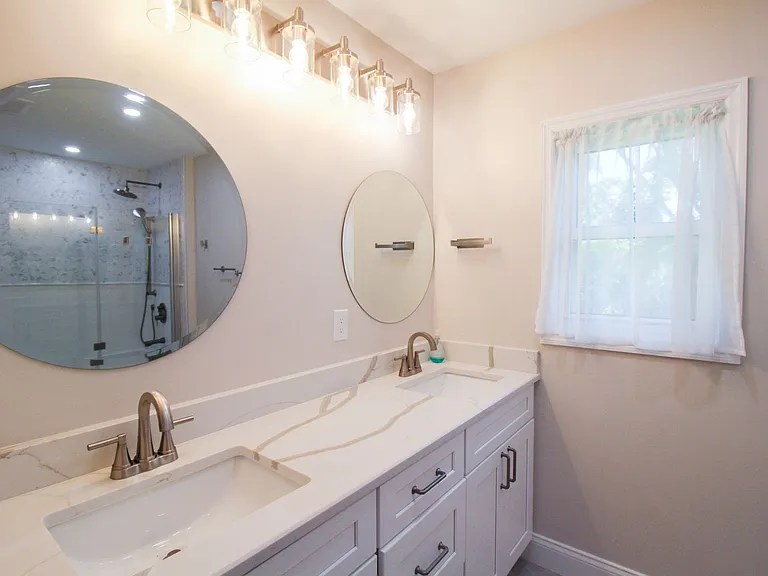 691 Russell St — Photo 21