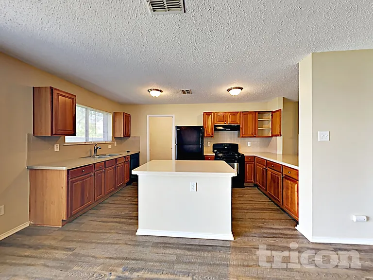 7109 Galveston Dr — Photo 8