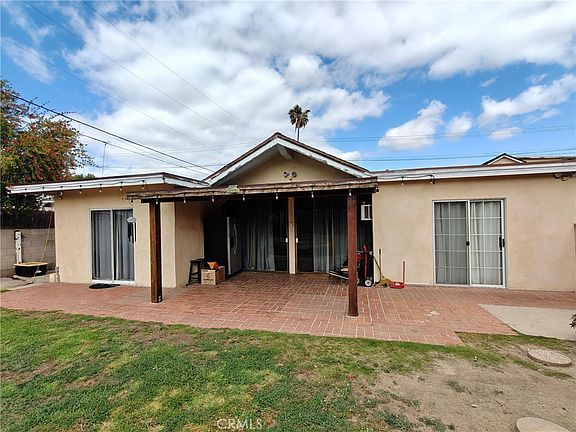 4th image of 10537 Encino Ave