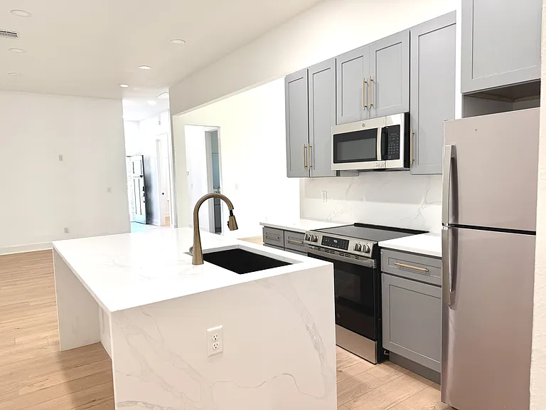 919 S Franklin Dr — Photo 3