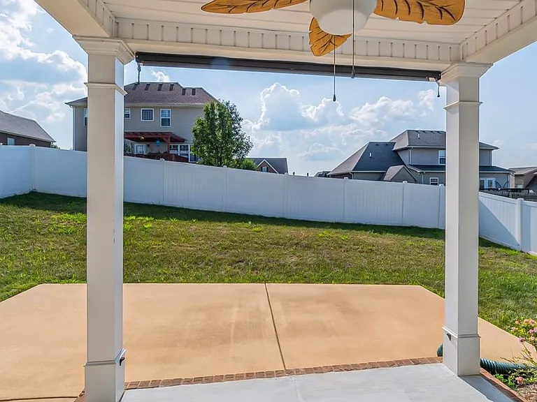 208 Autumn Terrace Ln — Photo 11