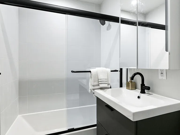 223 Lucas Ave #1 — Photo 8